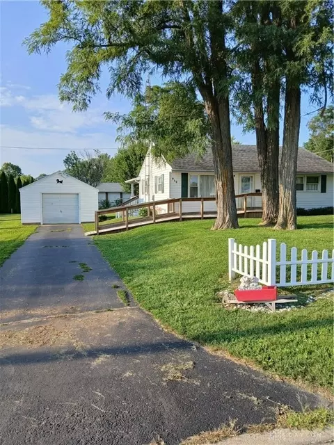 410 E Walnut St, New Paris, OH 45347