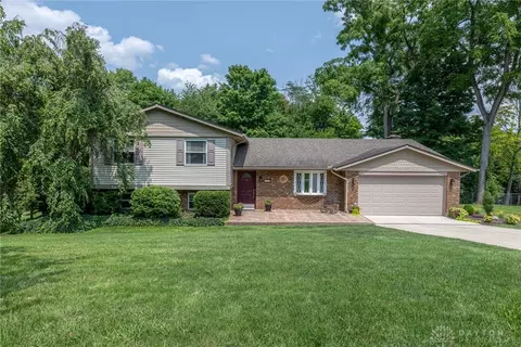 624 Riverwood Dr, Beavercreek, OH 45430
