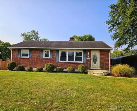 129 Kiser Dr, Tipp City, OH 45371