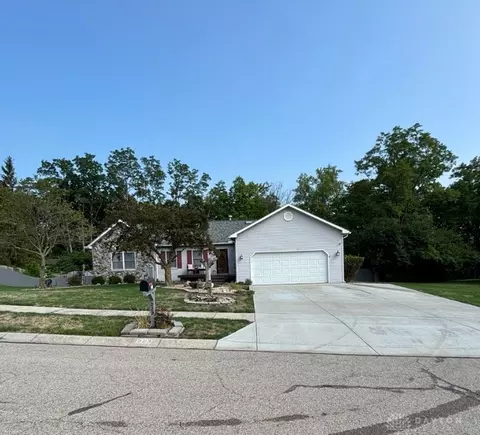 223 Orchard Hill Dr, West Carrollton, OH 45449