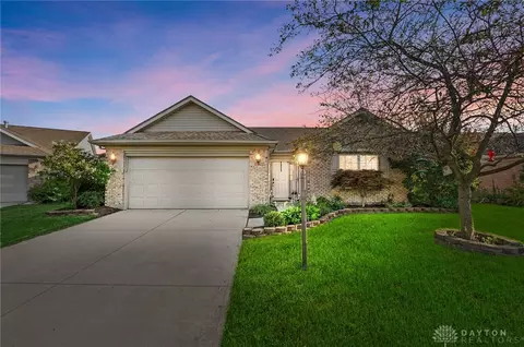 3917 Sunair Ct, Miamisburg, OH 45342