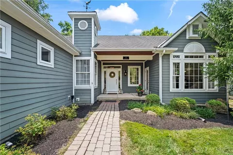 16 Mariners Cv, Cincinnati, OH 45249