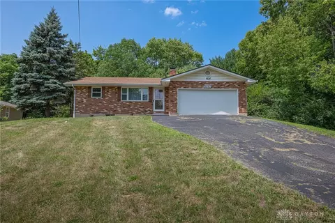 1027 N 11th St, Miamisburg, OH 45342
