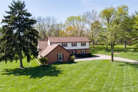 1215 Meadow Lark Dr, Enon, OH 45323
