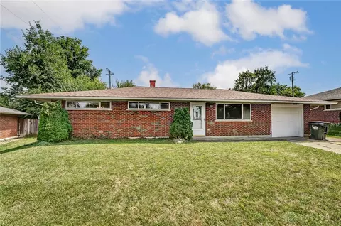 714 Maple Hill Dr, West Carrollton, OH 45449