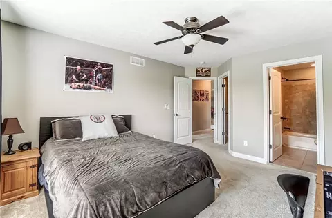 Bedroom - 69 Shadow Leaf Dr, Springboro, OH 45066 photo 6 of 10