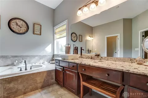 Bath - 69 Shadow Leaf Dr, Springboro, OH 45066 photo 5 of 25