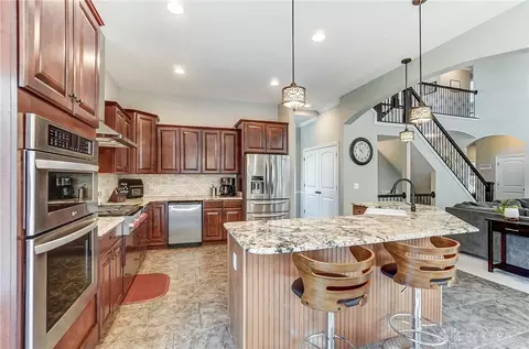 Kitchen - 69 Shadow Leaf Dr, Springboro, OH 45066 photo 1 of 8