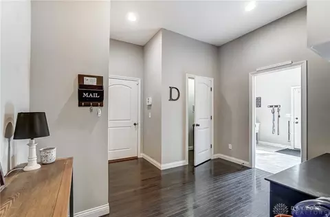 Entry Way - 69 Shadow Leaf Dr, Springboro, OH 45066 photo 3 of 11