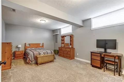 Bedroom - 69 Shadow Leaf Dr, Springboro, OH 45066 photo 9 of 10