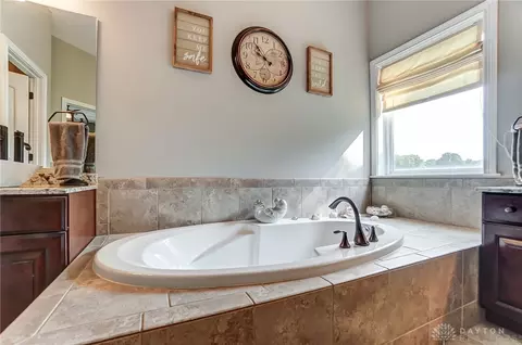 Bath - 69 Shadow Leaf Dr, Springboro, OH 45066 photo 2 of 25