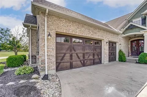 Exterior - 69 Shadow Leaf Dr, Springboro, OH 45066 photo 3 of 6