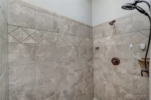Bath - 69 Shadow Leaf Dr, Springboro, OH 45066 photo 7 of 25