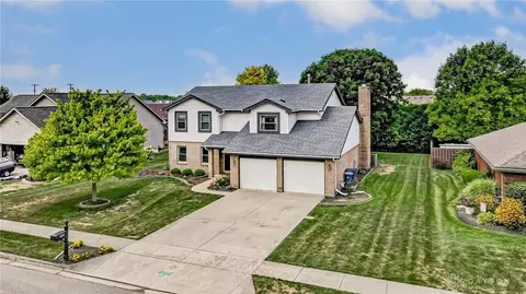 955 Winston Ln, Tipp City, OH 45371