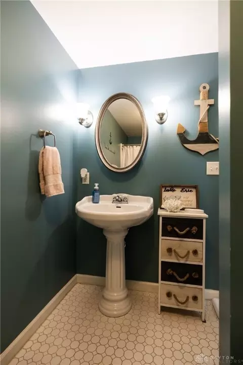 Bath - 504 Northwood Dr, Springfield, OH 45504 photo 1 of 2