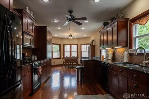 Kitchen - 504 Northwood Dr, Springfield, OH 45504 photo 1 of 1
