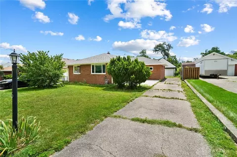 136 Swallow Dr, Dayton, OH 45415