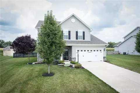 144 Irongate Dr, Englewood, OH 45322