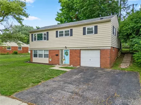2904 Shively Ct, Dayton, OH 45420 photo 2