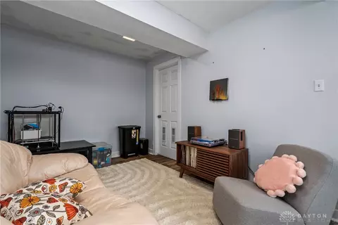 2904 Shively Ct, Dayton, OH 45420 photo 10