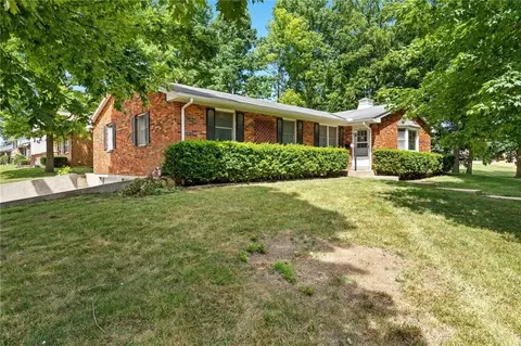 40 Desales Ave, Lebanon, OH 45036