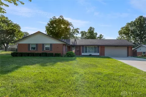 4200 Clarendon Dr, Dayton, OH 45440