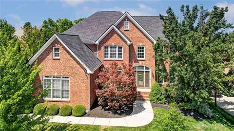 8230 Pineleigh Ct, Mason, OH 45040