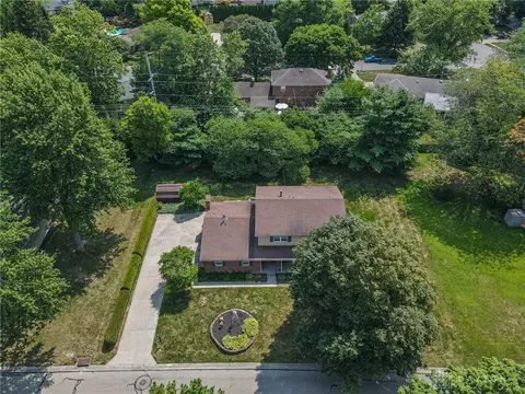 356 Willowhurst Dr, Centerville, OH 45459 photo 2