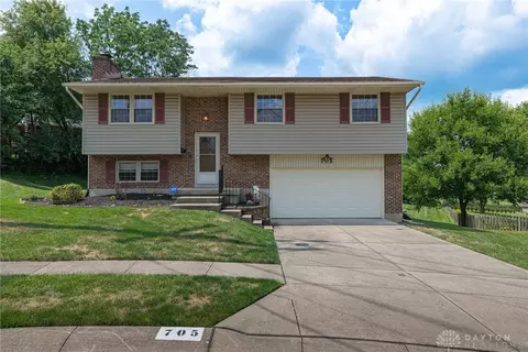 705 Golden Arrow Ct, Miamisburg, OH 45342