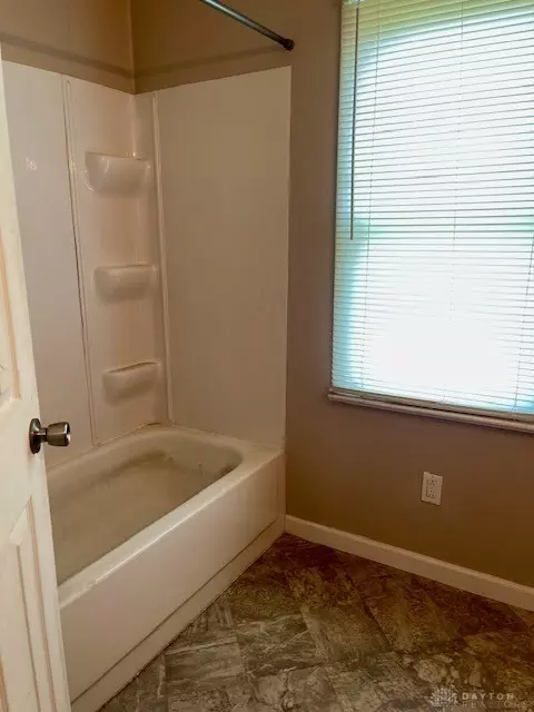 Bath - 1565 E Pleasant St, Springfield, OH 45505 photo 2 of 2