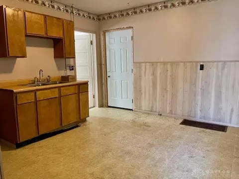 Kitchen - 1565 E Pleasant St, Springfield, OH 45505 photo 1 of 1