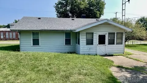 Exterior - 1581 E Pleasant St, Springfield, OH 45505 photo 6 of 6