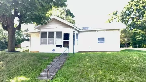 1581 E Pleasant St, Springfield, OH 45505
