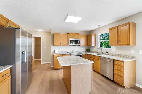 Kitchen - 5635 Stone Path Dr, Middletown, OH 45042 photo 1 of 5