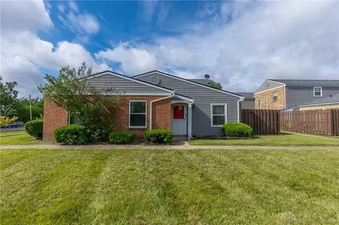5504 Nantucket Rd, Dayton, OH 45426