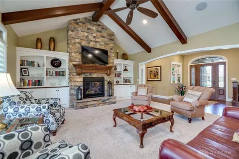 Living - 1068 Windmill Ct, Troy, OH 45373 photo 4 of 9