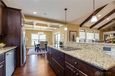 Kitchen - 1068 Windmill Ct, Troy, OH 45373 photo 8 of 10