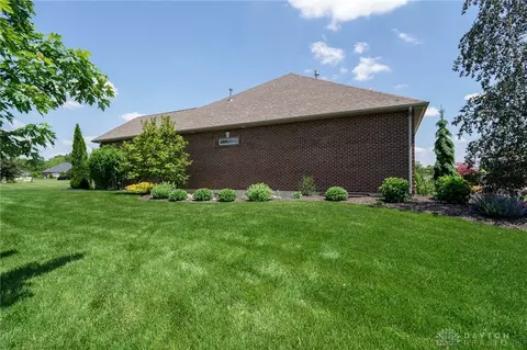 Exterior - 1068 Windmill Ct, Troy, OH 45373 photo 16 of 24