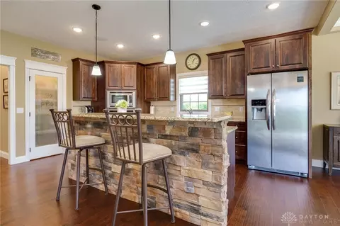 Kitchen - 1068 Windmill Ct, Troy, OH 45373 photo 2 of 10