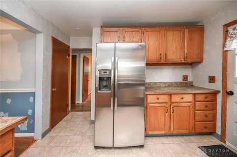 Kitchen - 8678 Elmtree Ave, Springfield, OH 45231 photo 2 of 3
