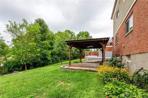 Exterior - 8678 Elmtree Ave, Springfield, OH 45231 photo 4 of 5
