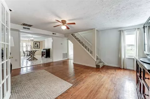 50 E Mill St, Springboro, OH 45066 photo 4