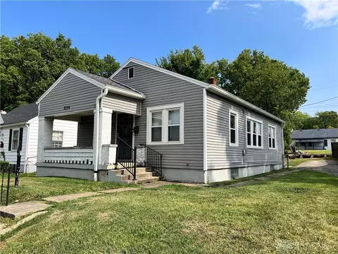 3234 Oakridge Dr, Dayton, OH 45417