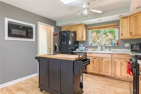 4725 Briar Knoll Dr, Kettering, OH 45429 photo 6