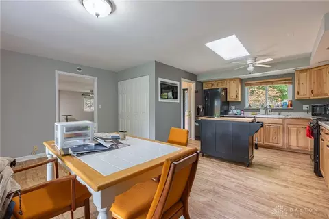4725 Briar Knoll Dr, Kettering, OH 45429 photo 8