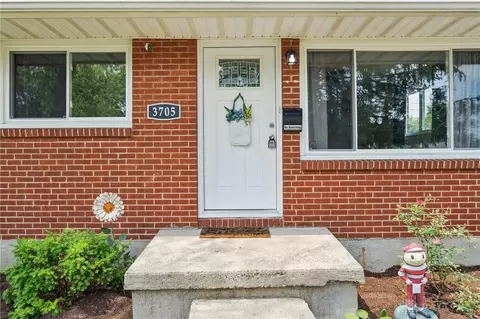 3705 Valleywood Dr, Kettering, OH 45429 photo 3