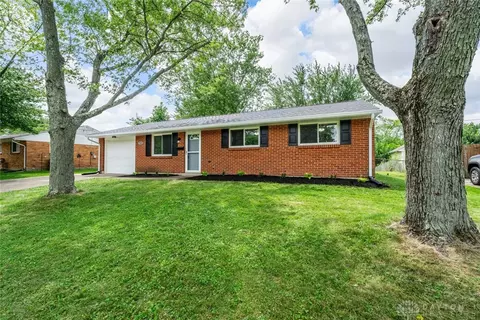 7424 Cedar Knolls Dr, Huber Heights, OH 45424