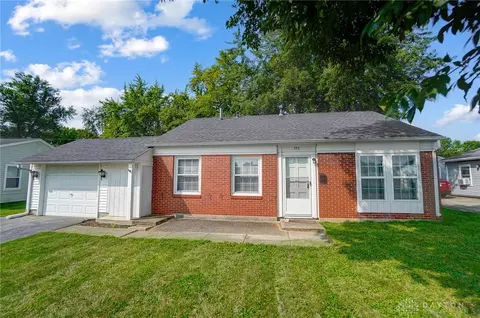 393 Ridgebury Dr, Xenia, OH 45385