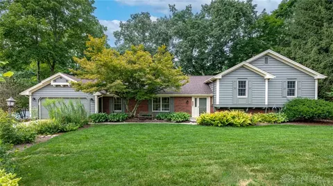 7800 Stanley Mill Dr, Centerville, OH 45459