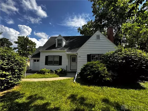 713 E Chestnut St, Oxford, OH 45056